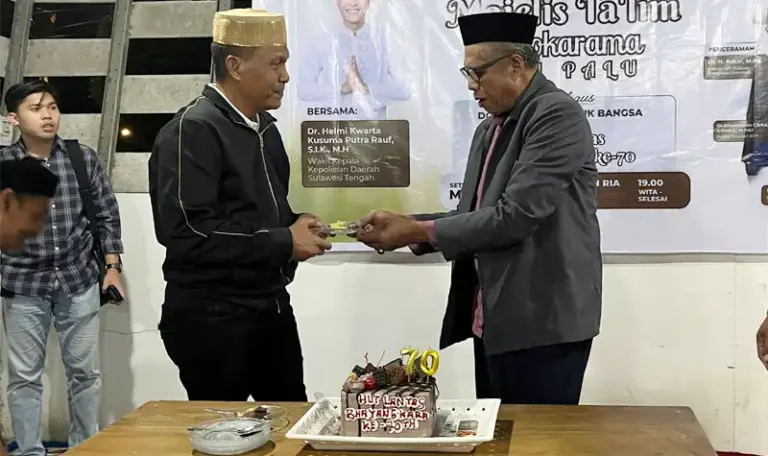 Wakapolda Sulteng Brigjen Pol Helmi Kwarta Kusuma Putra Rauf di Majelis Takil Datokarama Palu, Minggu (21/9/2025). (©MT Datokarama)