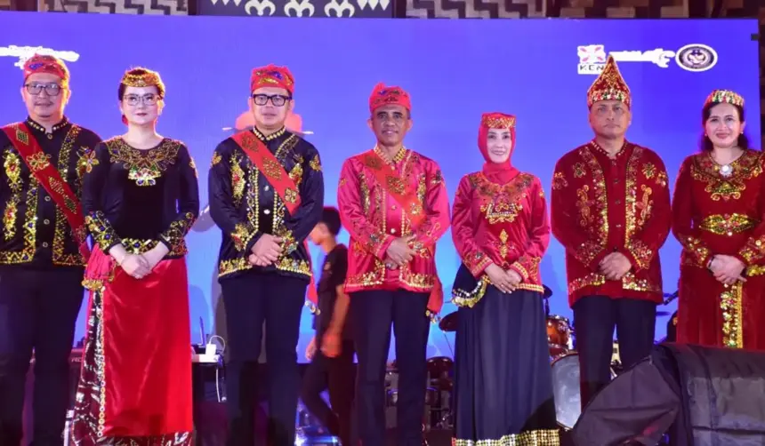 Seremeonial pembukaan Festival Danau Poso di Tentena, Poso, Kamis (24/10/2025). (©Pendam 23)