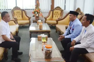 Pengurus BKPRM Kota Palu bertemu dengan Wali Kota Palu, Hadianto Rasyid, Jumat (3/10/2025). (© Prokopim Setda Kota Palu/Imron)
