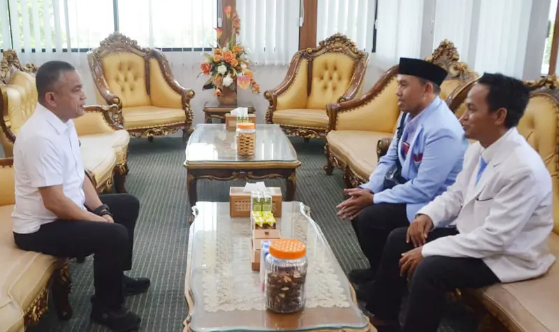 Pengurus BKPRM Kota Palu bertemu dengan Wali Kota Palu, Hadianto Rasyid, Jumat (3/10/2025). (© Prokopim Setda Kota Palu/Imron)