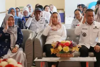 Wali kota Hadianto Rasyid dan Wakil Wali Kota Imelda Liliana Mihidin pad apersemian Poliklik SOre Eksekutif di RSUD Anutapura Palu, Rabu (15/10/2025). (© Prokopim Setda Kota Palu/Iwan)