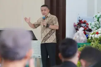 Wali Kota Hadianto Rasyid di pengucapan sykur GPID Jemaat Koinonia, Palu, Minggu (19/10/2025). (© Prokopim Setda Kota Palu/Jufri)