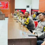 Sejumlah Bhabinkamtibmas mengikuti Sosialisasi SIIP yang dipimpin Kabid Humas Polda Sulteng Kombes Pol Djoko Wienartono di Aula Rupatama Polresta Palu, Rabu (8/10/2025). (© Humas Polda Sutleng)