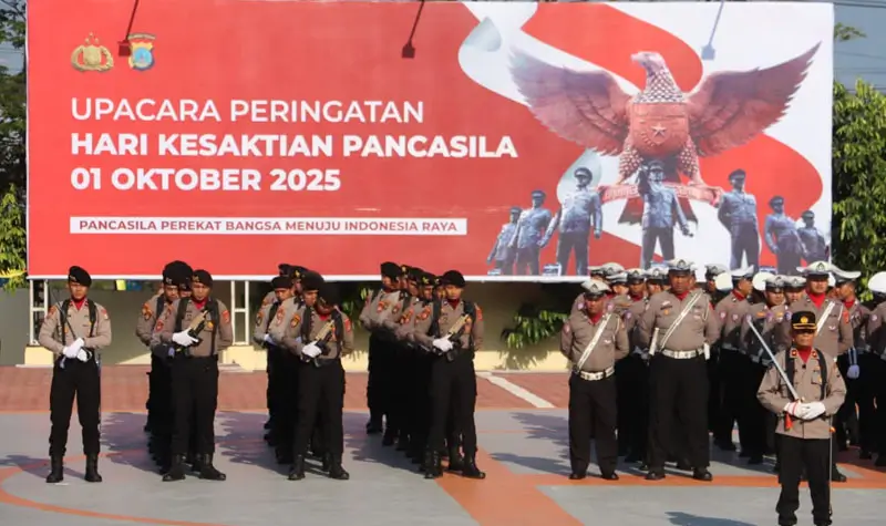 Personel Polda SUlteng pada upacara peringatan Hari Kesaktian Pancasila di Mapolda Sulteng, Rabu (1/10/2025). (© Humas Polda Sulteng)