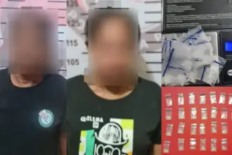 Ayah dan anak berinisial D dan N beserta barang bukti yang disita jajajran Satresnarkoba Polresta Palu, Sabtu (11/10/2025). (© Humas Polresta Palu)