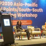 Sekretaris Kemendukbangga/BKKBN, Prof Budi Setiyono menyampaikan sambutan pada Workshop Pembelajaran Selatan-Selatan FP2030 di Bali, Rabu (8/10/2025). (© BKKBN Bali)