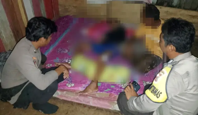 Korban digigit buaya setelah dievakuasi. (©Humas Polres Touna)