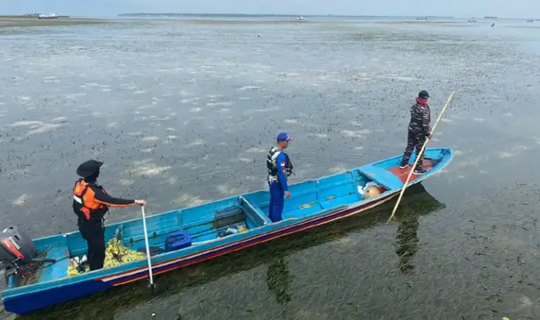 Operasi pencarian oleh Tim SAR Gabungan terhadap seorang pencari batu yang hilang di perairan Pulau Kaleroang, Kecamatan Bungku Selatan, Kabupaten Morowali, Sulawesi Tengah, Rabu (8/10/2025). (© Basarnas Palu)