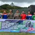 Penyerahan bank bekas dari PT Elnusa Petrofin kepada Satgas adago Raya di Tokorondo, Poso, Kamis (30/10/2025). (©Elnusa Petrofin)