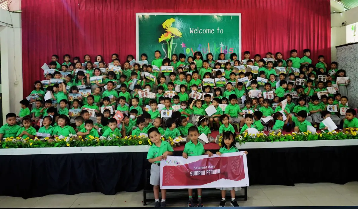 Murid-murid Joyful Kids pada peringatan Sumpah Pemuda 2025 di Palu, Selasa (28/10/2025). (©Joyful Kids)