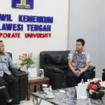 Kakanwil Kemenkum SUlteng Rakhmat Renaldy menerima kunjungan pengurus APPI Sulteng di ruang kerjanya, Senin (20/10/2025). (© Humas Kemenkum Sutleng)