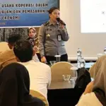 Penyajian materi pada Bimbingan Teknis Legalisasi Usaha Koperasi dalam Peningkatan Produktivitas Penjualan dan Pemasaran untuk Pengembangan Ekonomi di Palu, Selasa (7/10/2025). (© Kemenkum Sulteng)