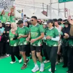 Pangdam XXIII/Palaka Wira Mayjen TNI Binsar Sianipar bersama GUbernur Sulteng Anwar Hafid melakukan start pada Palaka Wira Run memperingati HUT ke-80 TNI di Makodam XXIII/Palaka Wira, Sabtu (11/10/2025). (© Pendam 23/PW)