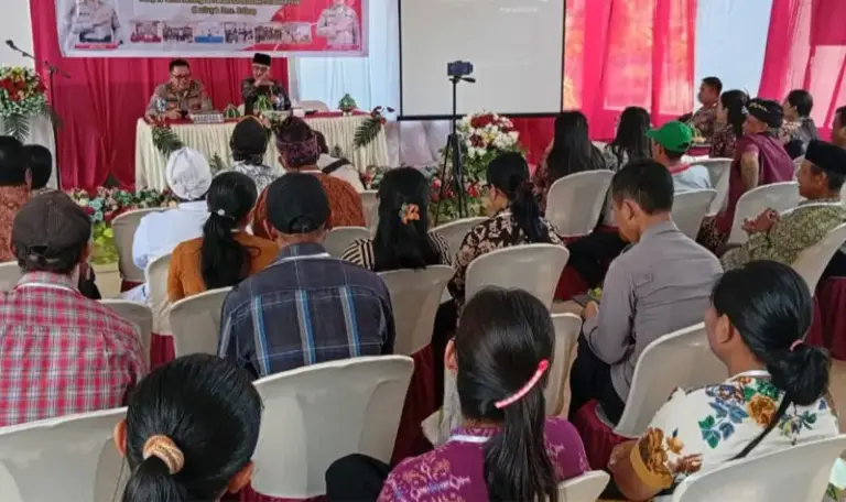 Penguatan moderasi beragama dengan sosialisasi di Desa Masari, Parigi Moutong, Kamis (16/10/2025). (© Satgas Madago Raya)