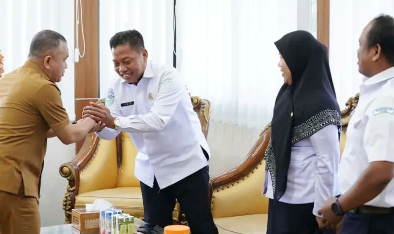 Wali KOta Hadianto menerima kunjungan Kepala BMKG Kelas I Palu, Selasa (14/10/2025). (© Prokopim Setda Kota Palu/Jufri)