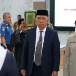 Wawali Imelda melantik Imran sebagai Kepala Bapenda Kota Palu, dan Eka Komalasari sebagai Asisten Bidang Administrasi Umum Sekretariat Daerah Kota Palu di Palu, Senin (6/10/2025). (© Prokopim Setda Kota Palu/Jufri)