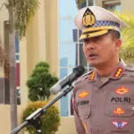 Dirlantas Polda Sulteng, Kombes Pol Atot Irawan, pada apel pagi di halaman Mapolda Sulteng pada Selasa (7/10/2025). (© Humas Podla Sutleng)