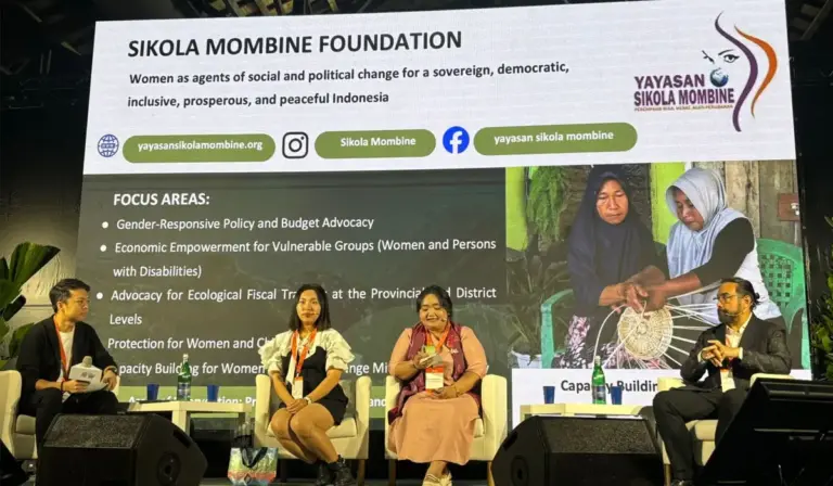 Utusan Yayasan Sikola Mombine, Wulan Trisya Lembonunu (kedua kanan) pada Social Enterprise World Forum (SEWF) 2025 di Songshan Cultural and Creative Park, Taipei, Taiwan, 29-31 Oktober 2025. (©Sikola Mombine)