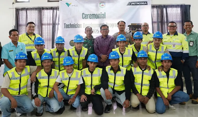 Seremonial Technician Development Program dan Fresh Operator Training hasil kolaborasi PT Vale Indonesia bersama PT Petrosea di Morowali, Sabtu (11/10/2025). (© PT Vale Indoensia)