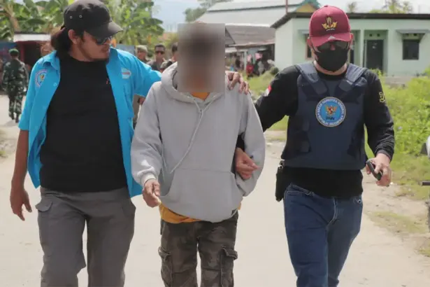 Operasi bersama BNN Sulteng di dfua kelurahan di Palu, Kamis (7/11/2025). (©BNN Sulteng)