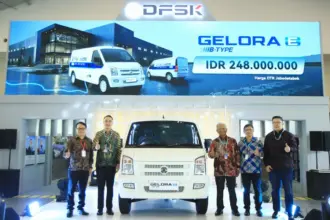 Peluncuran DFSK Gelora E pada Gaikindo Jakarta Auto Week (GJAW) 2025 di Hall 3, Booth 3F, Indonesia Convention Exhibition (ICE) BSD City, Jumat (21/11/2025). (©Sokonindo Automobile)