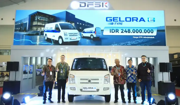 Peluncuran DFSK Gelora E pada Gaikindo Jakarta Auto Week (GJAW) 2025 di Hall 3, Booth 3F, Indonesia Convention Exhibition (ICE) BSD City, Jumat (21/11/2025). (©Sokonindo Automobile)