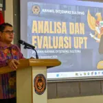 Kakanwil Ditjenpas Sulteng, Bagus Kurniawan memaprkan kinerja UPT di Jjaran Kanwil Ditjenpas su Sulteng di Aula Lapas Kelas IIA Palu, Sabtu (1/11/2025). (©bmzIMAGES/Basri Marzuki)