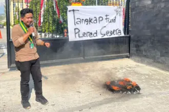 Abdi Fauzi pada aksi menuntut proses hukum paa Gus Plered. (©dok pribadi)