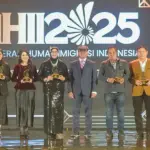 Penyerahan tropi AHII 2025 di Bandung, Kamis (20/11/2025). (©Kanwil Ditjemin SUlteng)