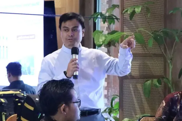 Manajer Riset IESR, Raditya Wiranegara. (©IESR)