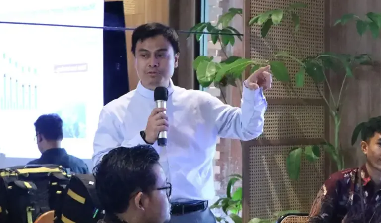 Manajer Riset IESR, Raditya Wiranegara. (©IESR)