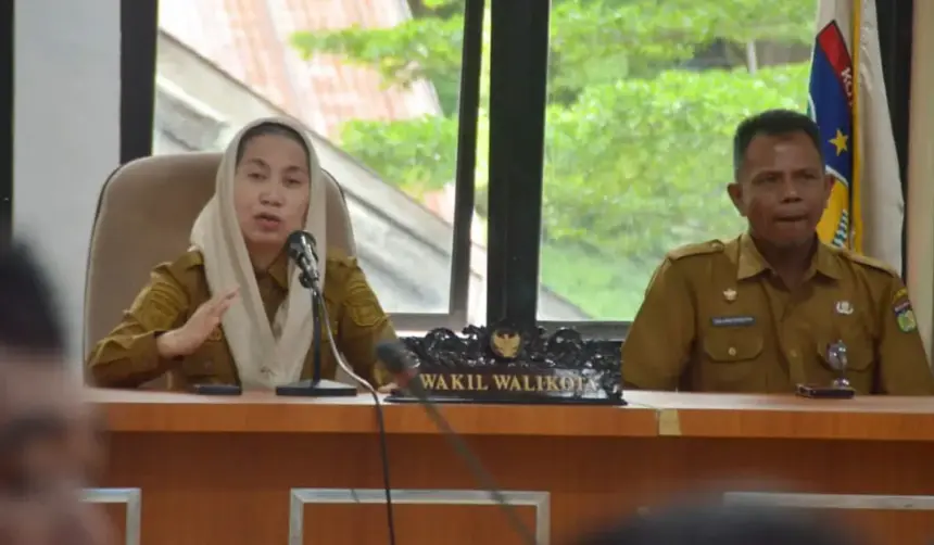 Wawali Imelda pada Seminar Awal kajian elevated road di Ruang Rapat Bantayan Selasa (4/11/2025). (©Prokopim Setda Kota Palu/Imron)