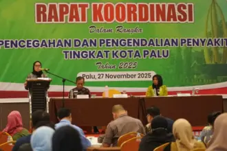 Sekot Palu, Irmayanti pada Pembukaan Rakor Pencegahan dan Pengendalian Penyakit di Palu, Kamis (27/11/2025). (©Prokopim Setda Kota Palu/Iwan)