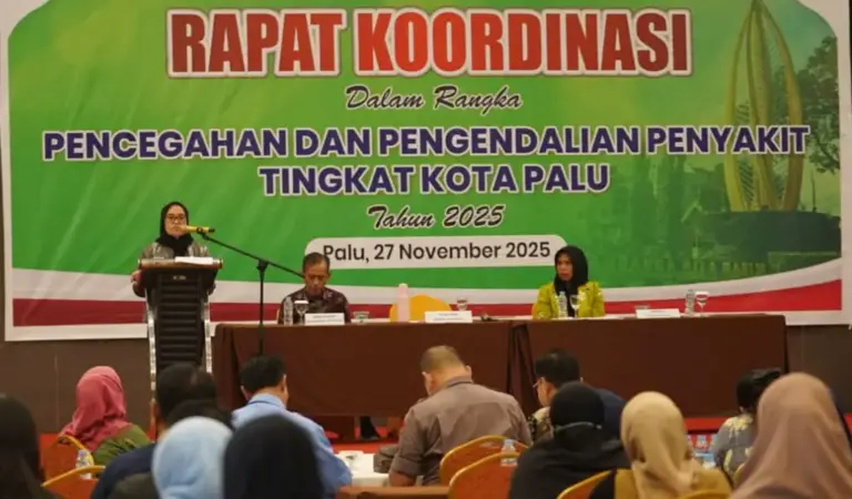 Sekot Palu, Irmayanti pada Pembukaan Rakor Pencegahan dan Pengendalian Penyakit di Palu, Kamis (27/11/2025). (©Prokopim Setda Kota Palu/Iwan)