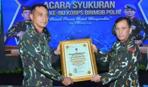 Kapolda Sulteng Terima Penghargaan di HUT ke-80 Brimob
