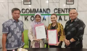 Diskominfosantik Palu Serahkan Website Resmi kepada DPPKB dan Perdagin