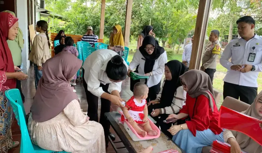 Kegiatan pelayanan Posyandu Lansia dan Balita Rutan Poso di Poso, Rabu (23/12/2025). (©Humas DItjenpas Sulteng)
