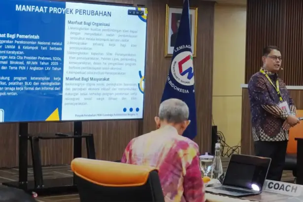 Kakanwil Ditjenpas Sulteng Bagus Kurniawan memaprkan proyek "Dari Narapaidana Menjadi Wirausaha" pada pelatihan kepemimpinan tingkat nasional di Jakarta, Selasa (9/12/2025). (©Humas Kanwil Ditjenpas Sulteng)