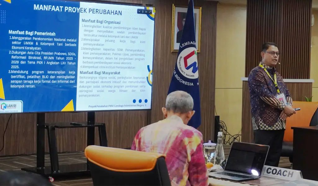 Kakanwil Ditjenpas Sulteng Bagus Kurniawan memaprkan proyek "Dari Narapaidana Menjadi Wirausaha" pada pelatihan kepemimpinan tingkat nasional di Jakarta, Selasa (9/12/2025). (©Humas Kanwil Ditjenpas Sulteng)