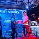 Penyerahan donasi untuk Korban Bencana Sumatera pada Charity for Sumatera di Palu, Kamis (11/12/2025). (@IJTI Sulteng)