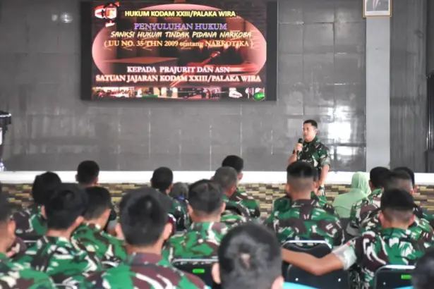Sosialisasi Pencegahan dan Pemberantasan Penyalahgunaan serta Peredaran Gelap Narkoba (P4GN) Tahun Anggaran 2025 di Aula Manggala Sakti Makodam XXIII/Palaka Wira, Selasa (30/12/2025). (©Pendam23)