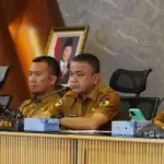 Wali Kota Palu Hadianto Rasyid (kedua kanan) pada pertemuan dengan para pelaku usaha di Palu, Selasa (16/12/2025). (©Prokopim Setda Kota Palu/Jufri)