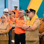 Bupati Morowali, Iksan Baharudin Abdul Rauf saat mengunjungi PT Vale Indonesia IGP Morowali, Selasa (23/12/2025). (©PT Vale Indonesia)