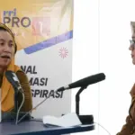 Wawali Palu Imelda Liliana Muhidin (kiri) bersama DP3A) Kota Palu, Yudhi Riyani Firman, Selasa (23/12/2025). (©Prokopim Seyda Kota Palu/Jufri)