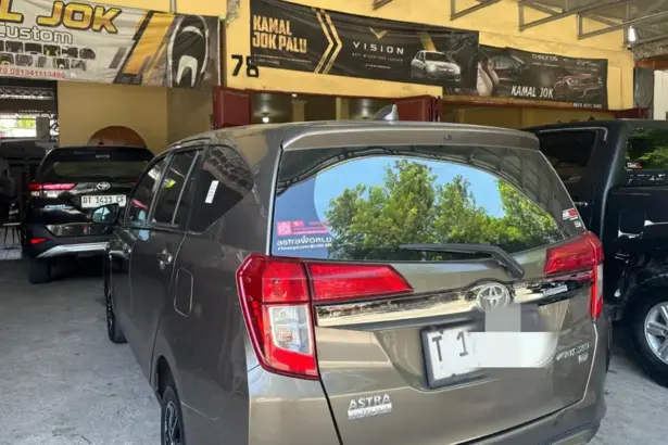 Mobil yang diindikasikan dalam penipuan. (©ist)