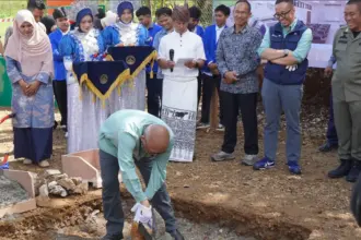 Peletakan batu pertama pembangunan Politeknik Sorowako di Luwu Utara. (©PT Vale Indonesia)