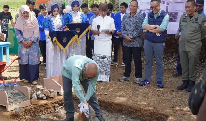 Peletakan batu pertama pembangunan Politeknik Sorowako di Luwu Utara. (©PT Vale Indonesia)