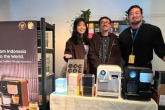 Tim NOD saat memamerkan teknologi kapsul Indonesia di Swiss Coffee Festival 2025. (©JumpSTart Indonesia)