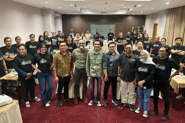 Foto bersama usai pembukaan Pelatihan urnalistik Lingkungan oleh AMSI Sulteng di Palu, Kamis (8/1/2026). (©AMSI Sulteng)