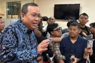 Direktur Utama BEI Iman Rachman menyatakan mundur dari jabatannya di Jakarta, Jumat, (30/1/2026). (©cnbcindonesia.com)